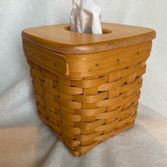 Longaberger Tall Tissue Basket W/Lid. Signed Numbered. Liner. Sz. 6.5” Square. - Picture 2 of 12